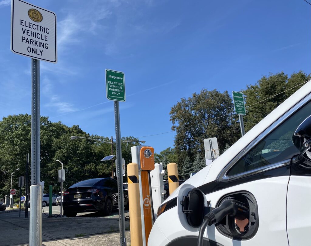 Oregonians Have 2Month Window to Apply for an EV Rebate The Ashland